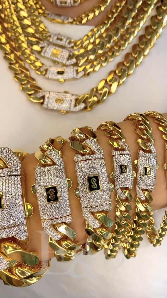 Post 5 by Elizabeth & Co. Fine Jewelry on Instagram (video)