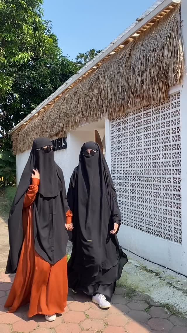 Post 3 by TAQWAWEAR || Muslimah Sunnah Fashion on Instagram (video)