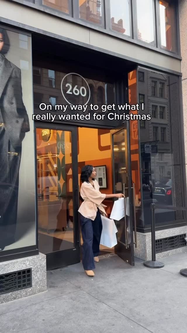 Post 6 by 260 Sample Sale on Instagram (video)