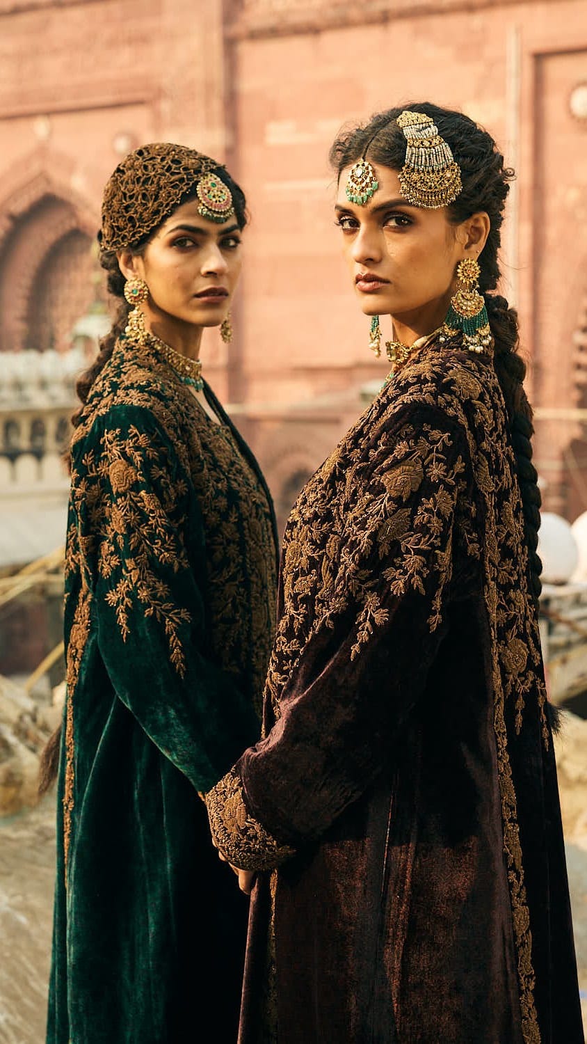 Post 10 by Sunira Designs on Instagram (video)