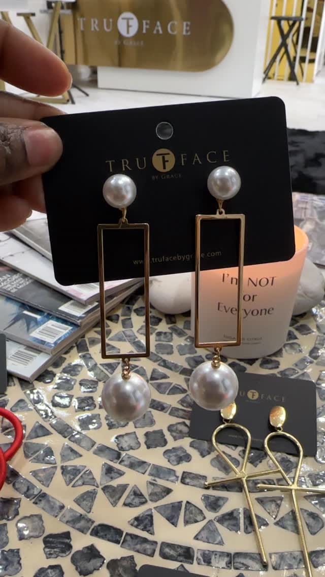 Post 5 by Bold African Jewelry/Accessories store in the DMV on Instagram (video)
