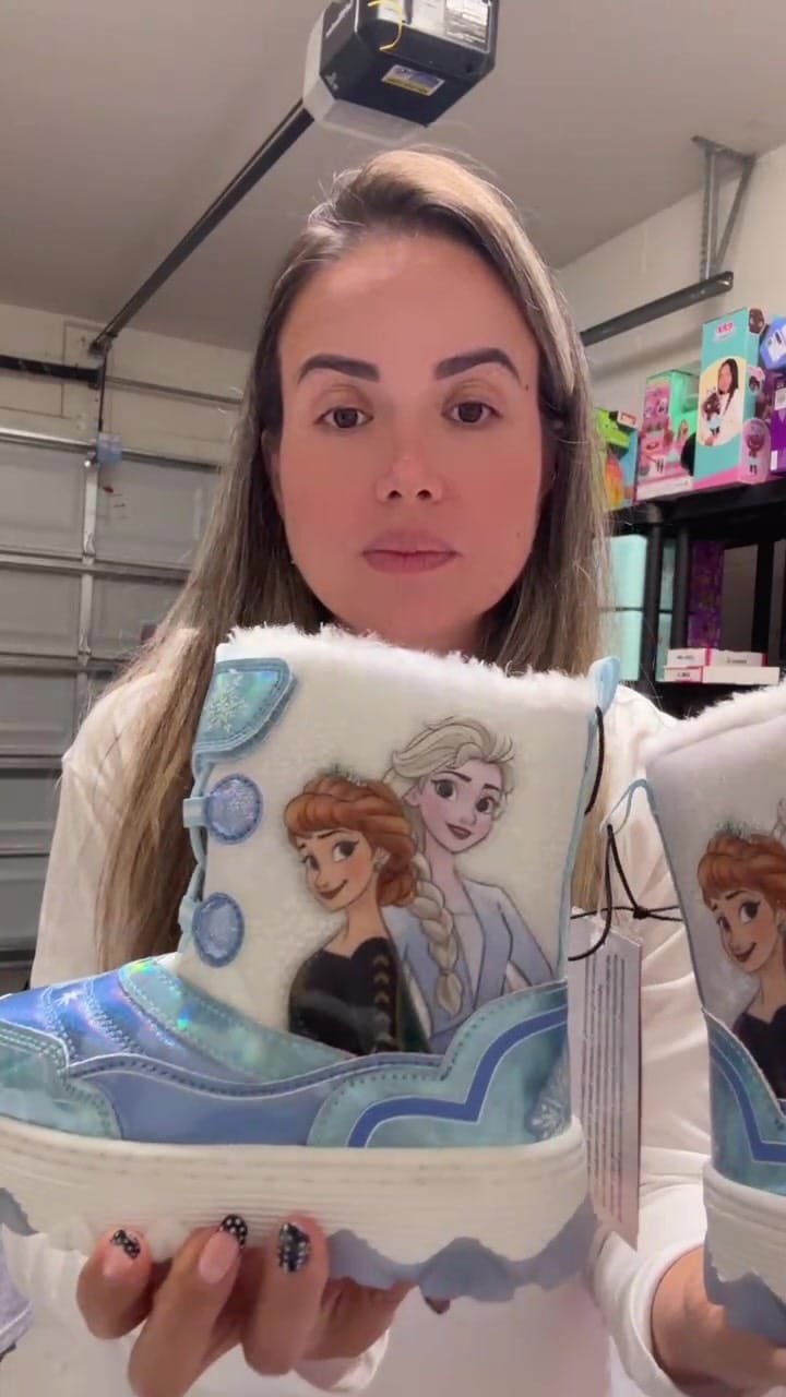 Post 6 by Amoremio Kids on Instagram (video)
