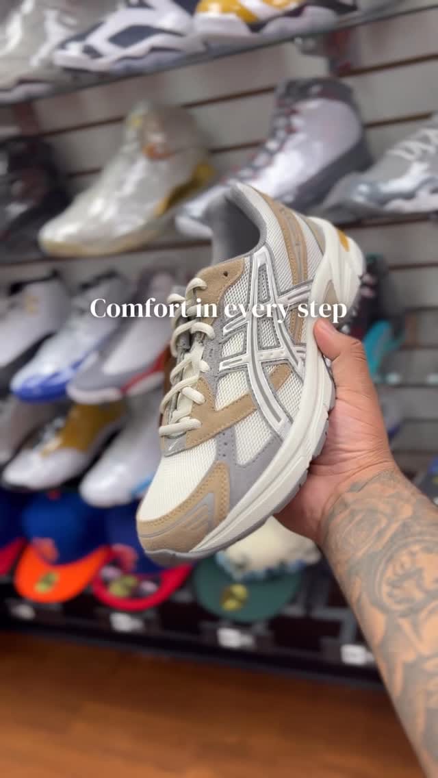 Post 1 by SneakerProvider on Instagram (video)