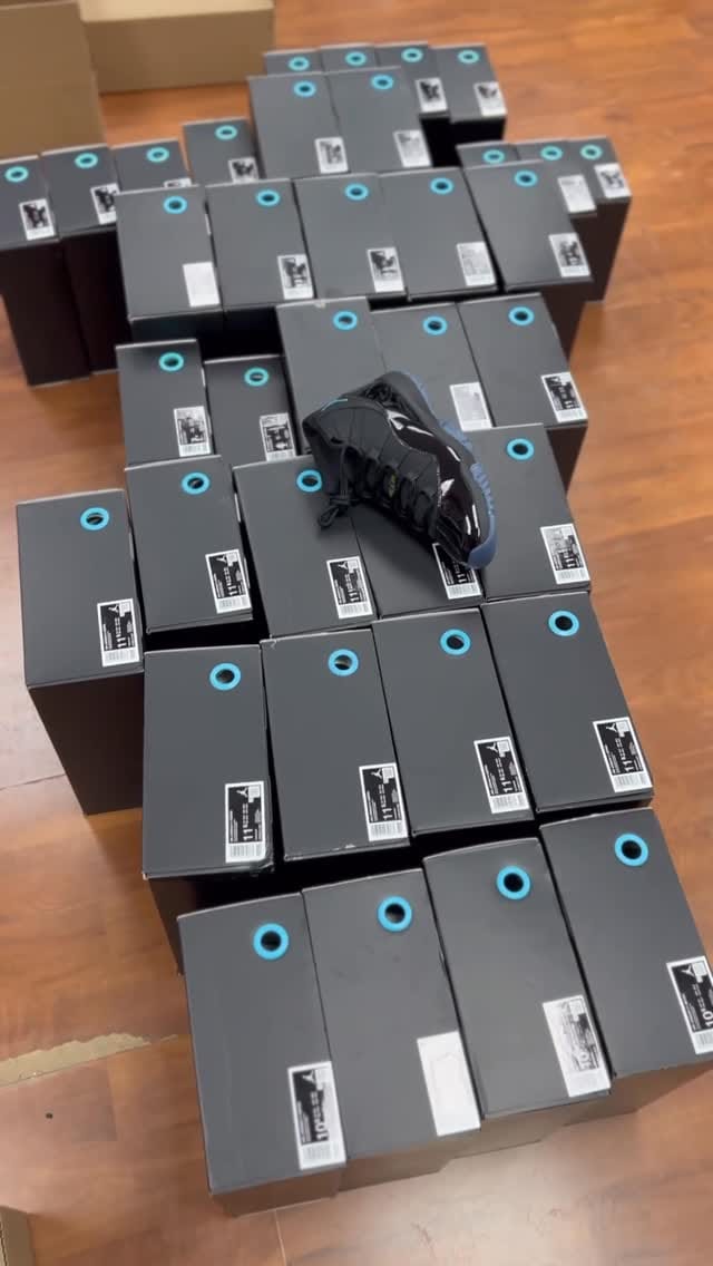 Post 2 by SneakerProvider on Instagram (video)