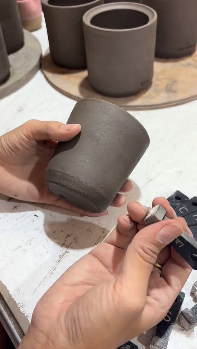 Post 2 by Lavanda | Cerâmica artesanal on Instagram (video)