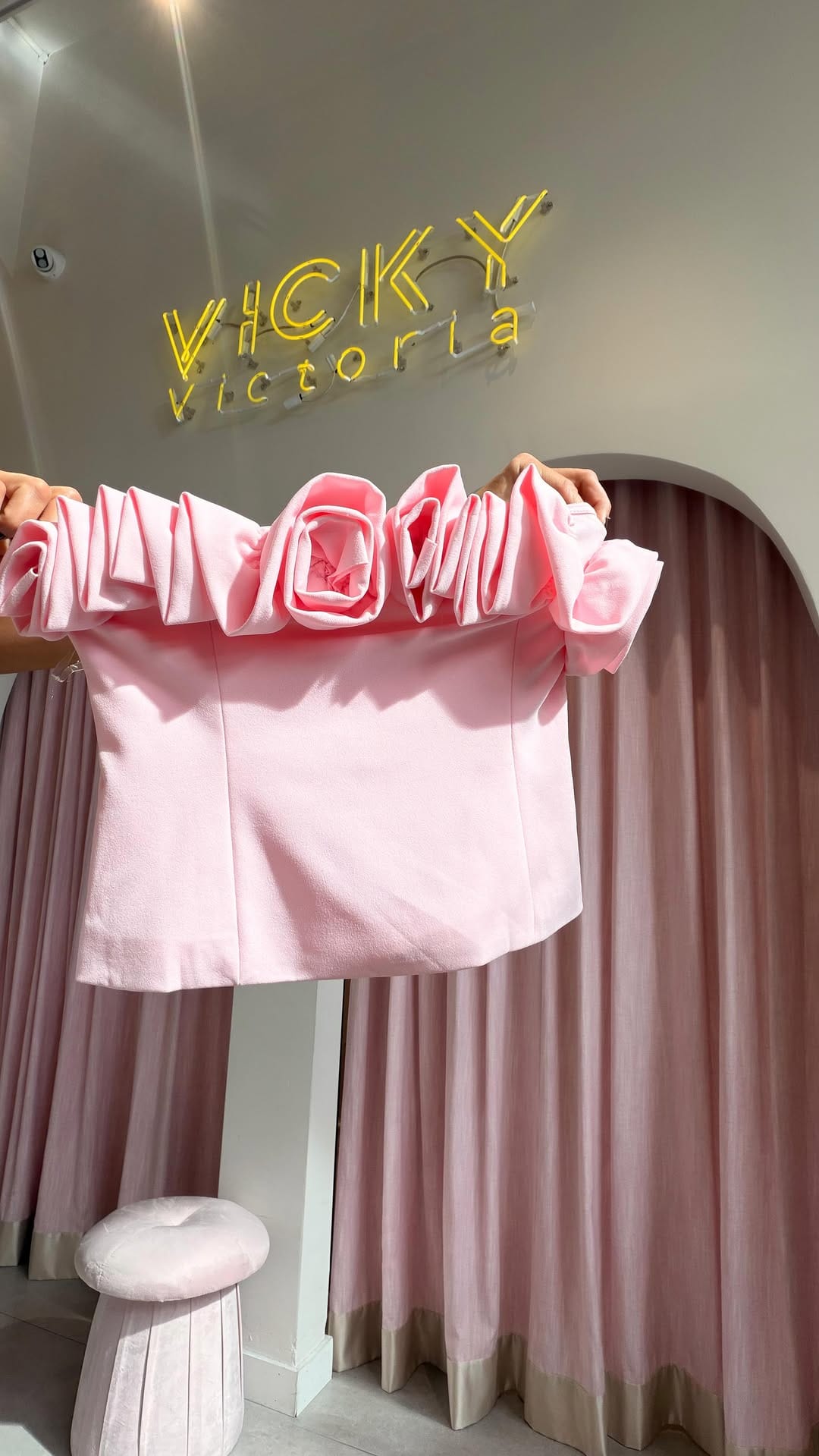 Post 2 by VickyVictoria Boutique on Instagram (video)