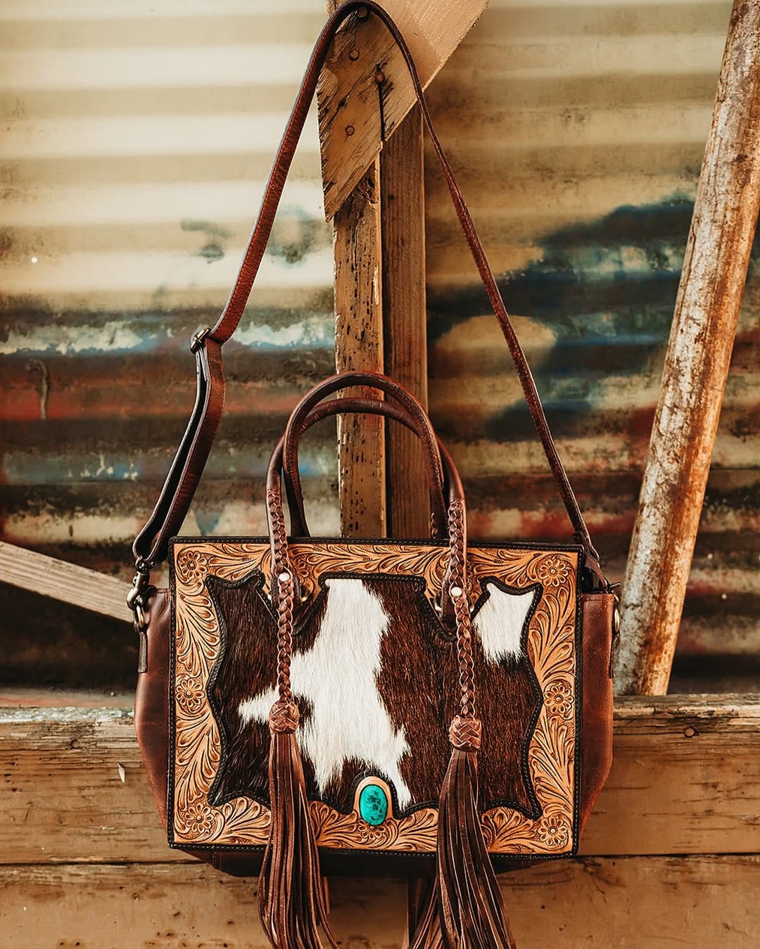 Post 3 by 𝔾𝕝𝕚𝕥𝕫 & 𝕊𝕡𝕦𝕣𝕤 𝔹𝕠𝕦𝕥𝕚𝕢𝕦𝕖 on Instagram (carousel)