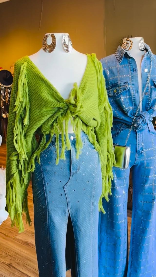 Post 6 by Sabrak Boutique on Instagram (video)