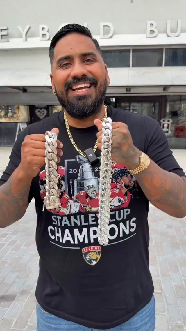 Post 1 by Gus Villa Jewelry Inc on Instagram (video)