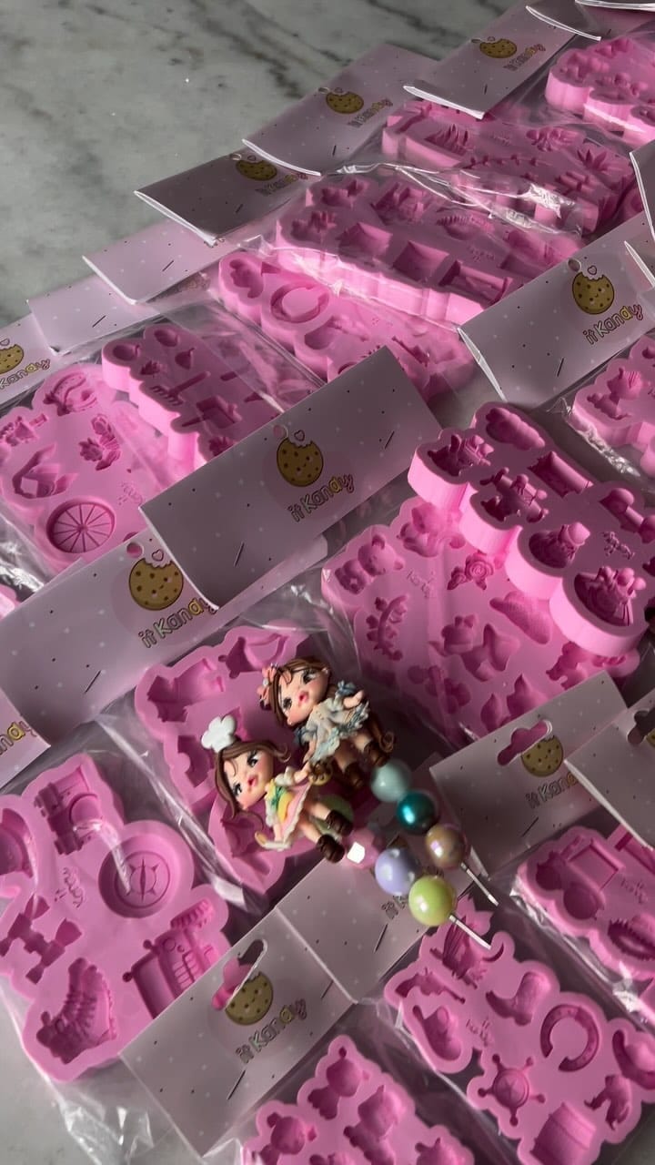 Post 10 by It Kandy | Silicone Molds & Cookie Cutters on Instagram (video)