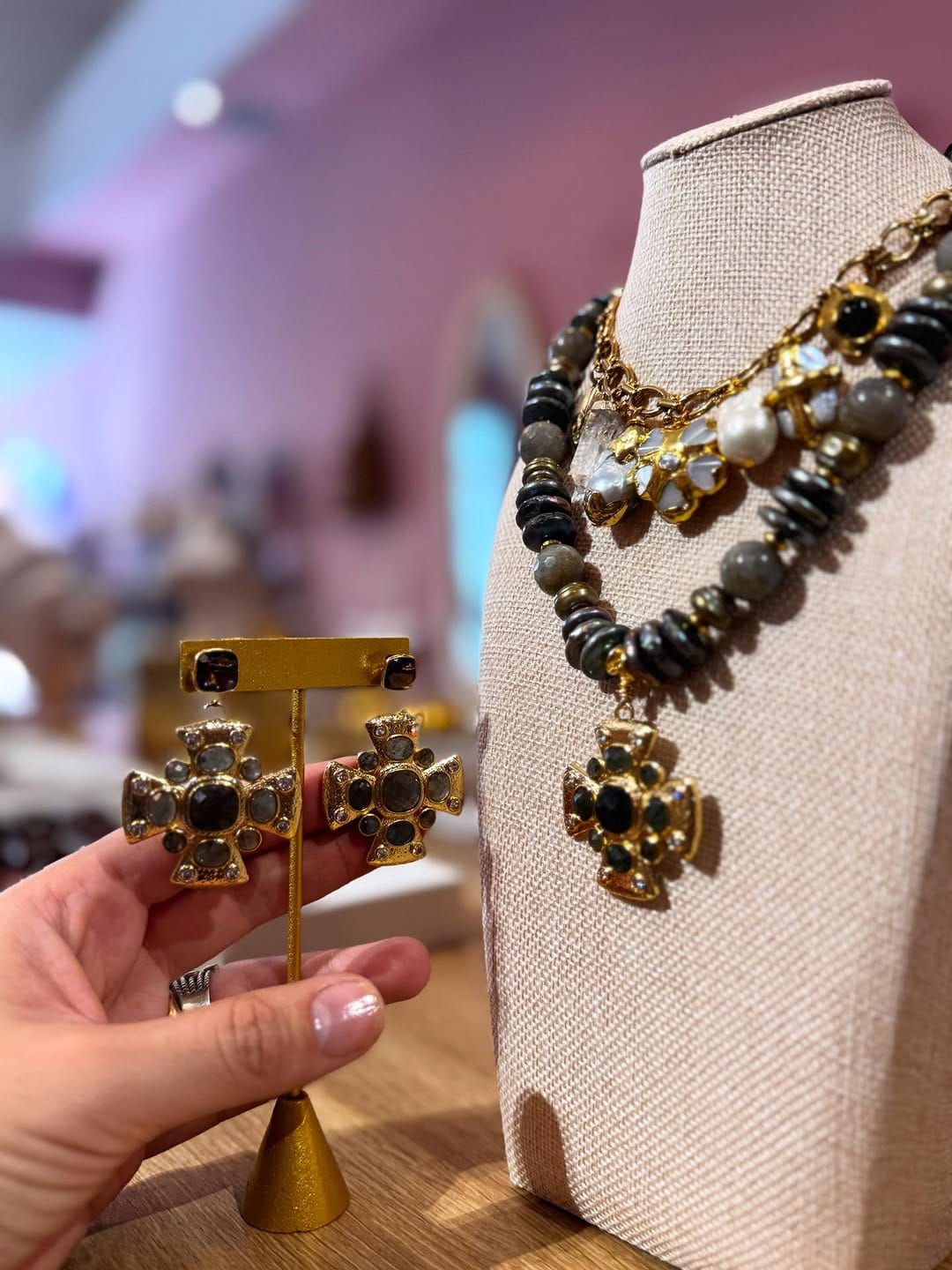 Post 4 by Navarro Jewelry on Instagram (carousel)