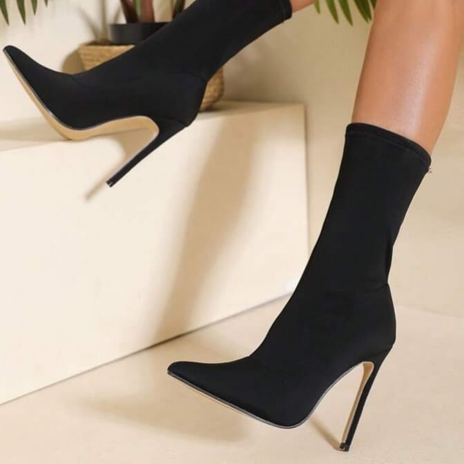 Post 5 by Tacones hermosos on Instagram (image)