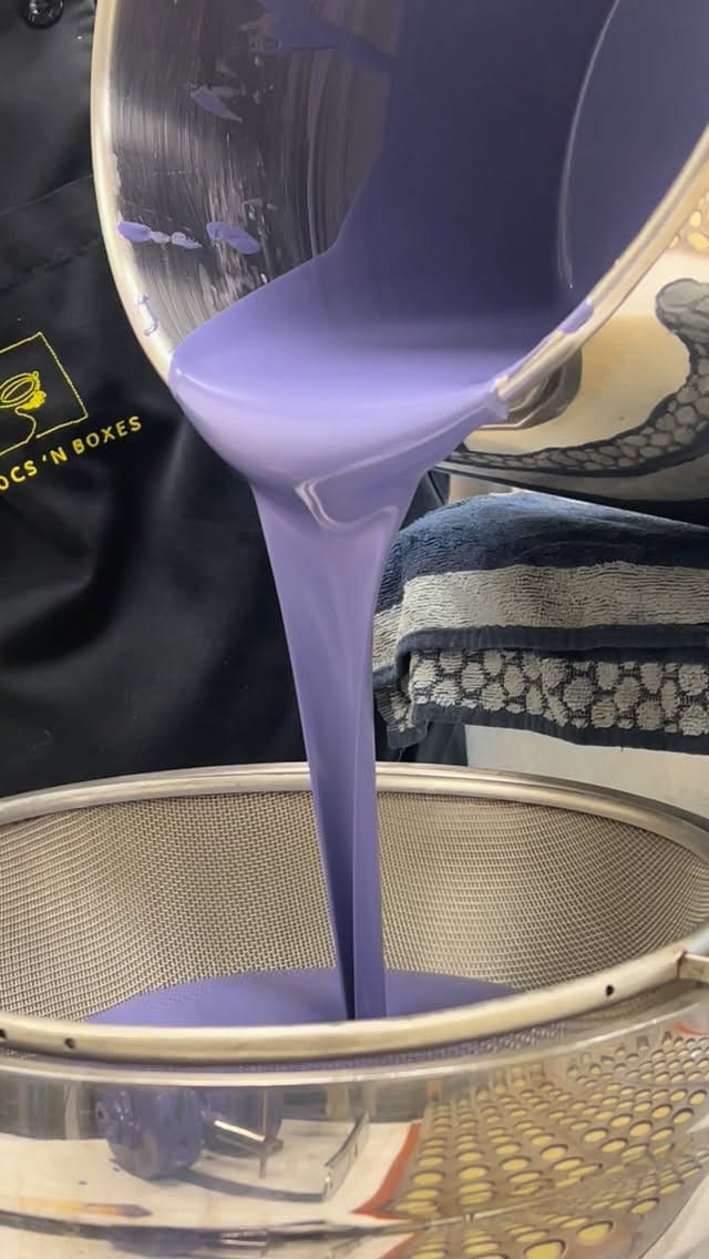 Post 9 by Chocs ‘N Boxes on Instagram (video)