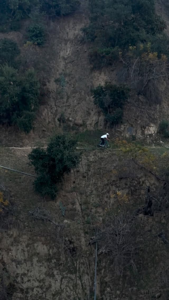 Post 2 by Fabrica De Rosas on Instagram (video)