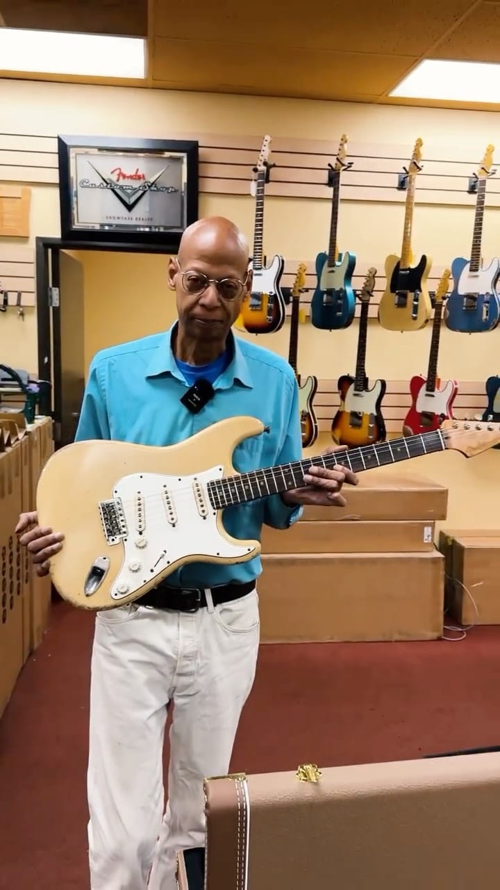 Post 3 by Wild West Guitars 🎆🤠 on Instagram (video)