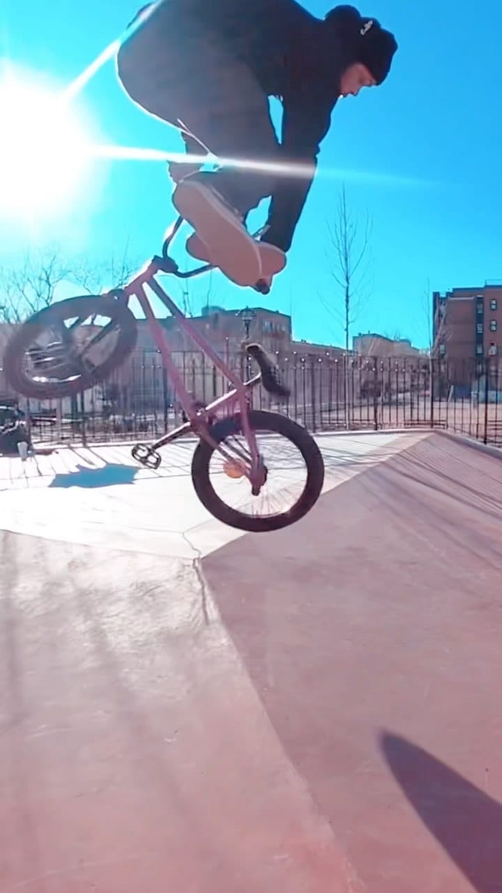 Post 9 by Dah Shop on Instagram (video)