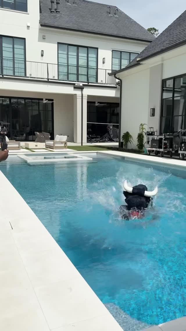 Post 6 by H-E-B on Instagram (video)
