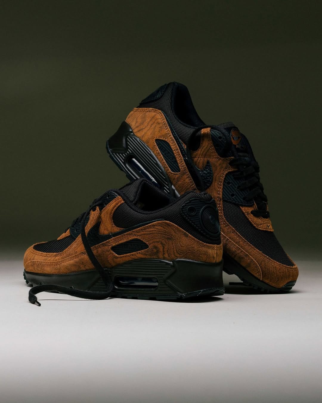 Post 1 by ShopNiceKicks.com on Instagram (image)