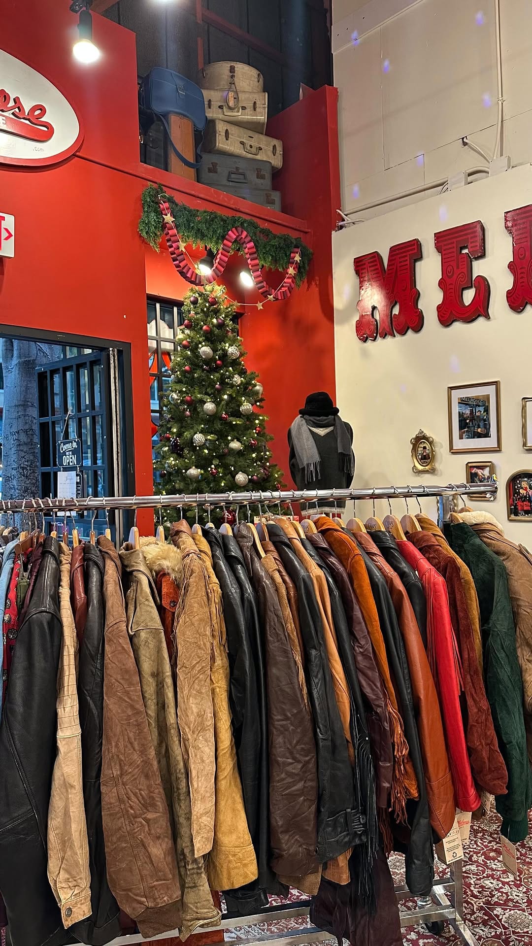 Post 4 by The Melrose Vintage Collection on Instagram (video)