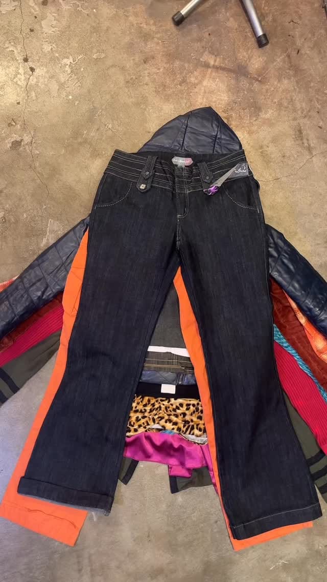 Post 5 by Red Light Vintage on Instagram (video)