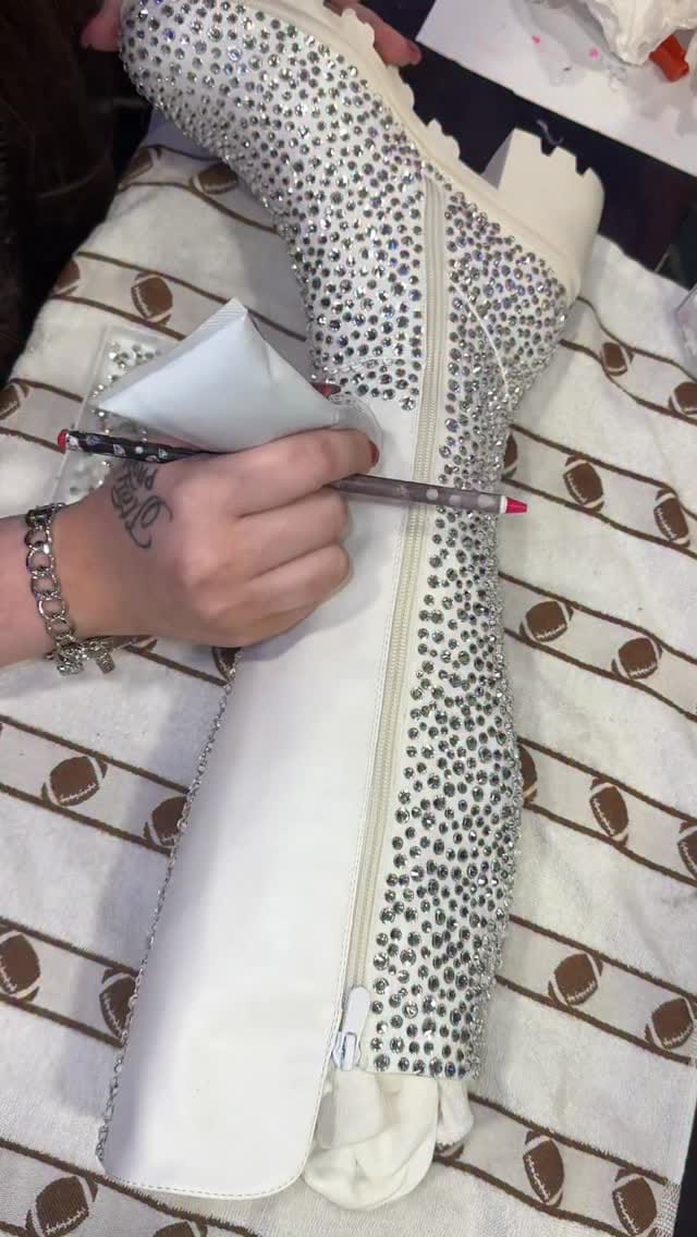 Post 6 by BLING’D UP💎Next Level Bling! on Instagram (video)