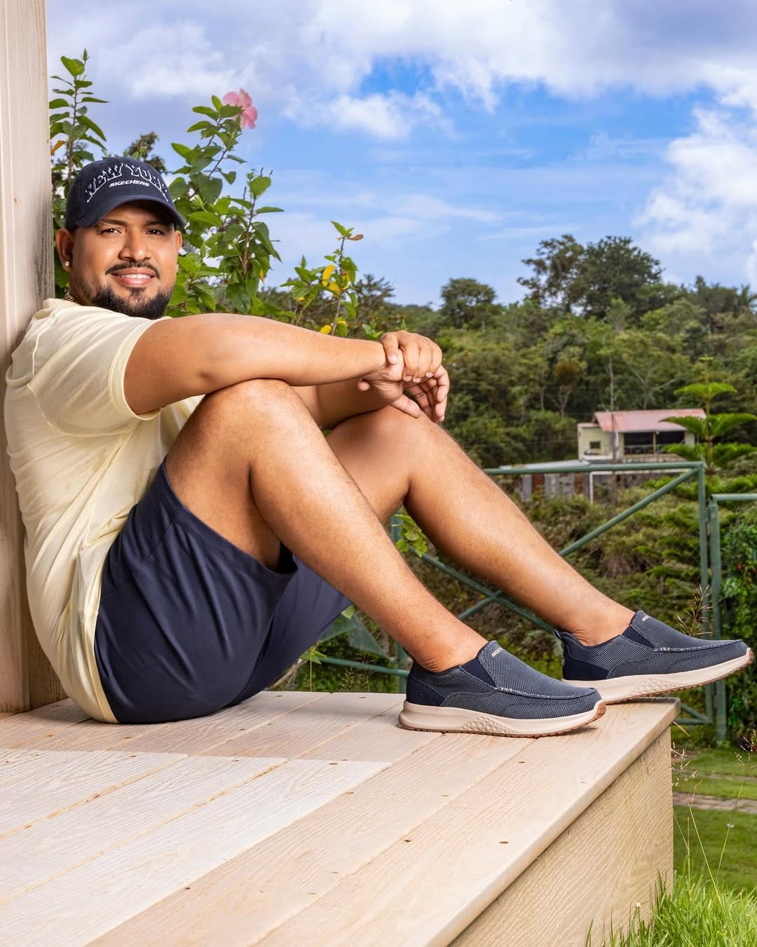 Post 7 by Skechers Latino on Instagram (carousel)