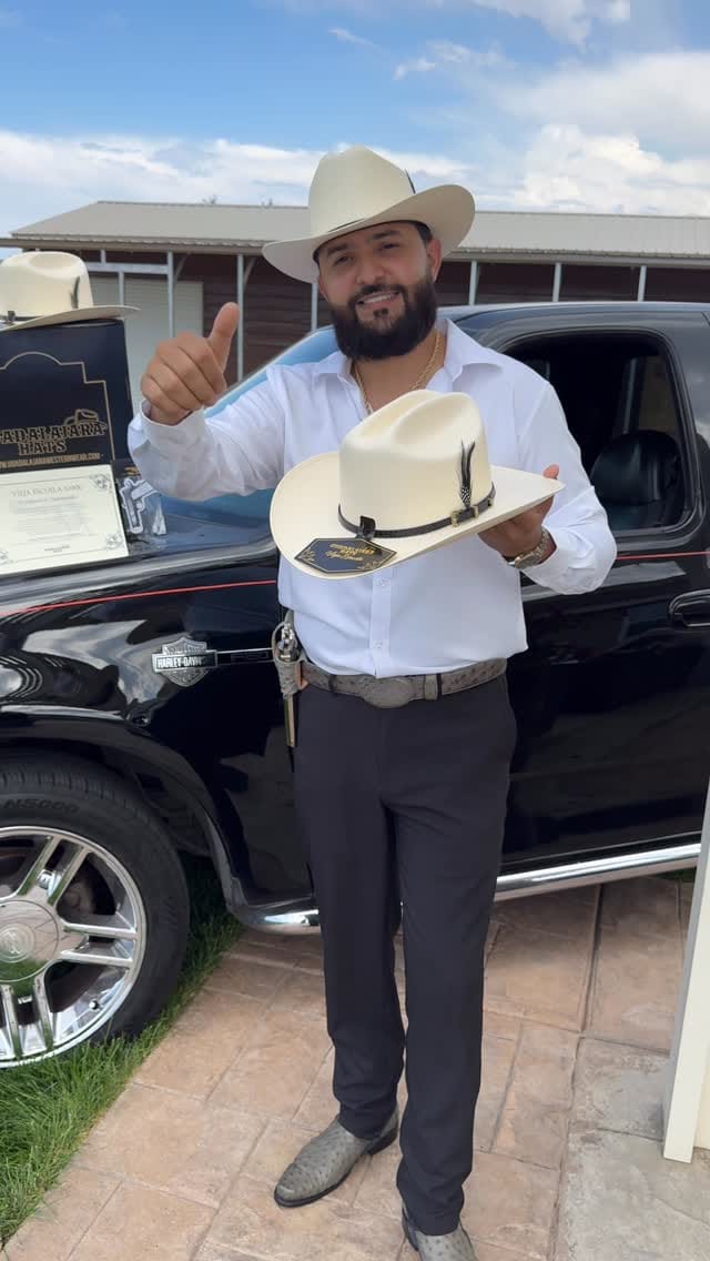 Post 9 by Guadalajara Western Wear on Instagram (video)