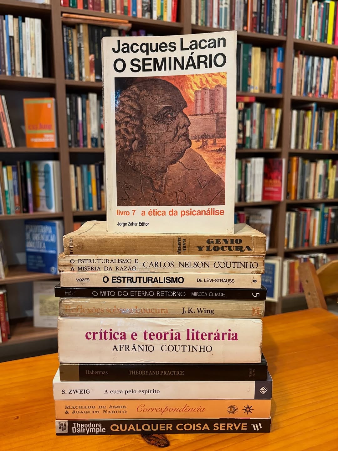 Post 7 by Livraria Alento on Instagram (carousel)