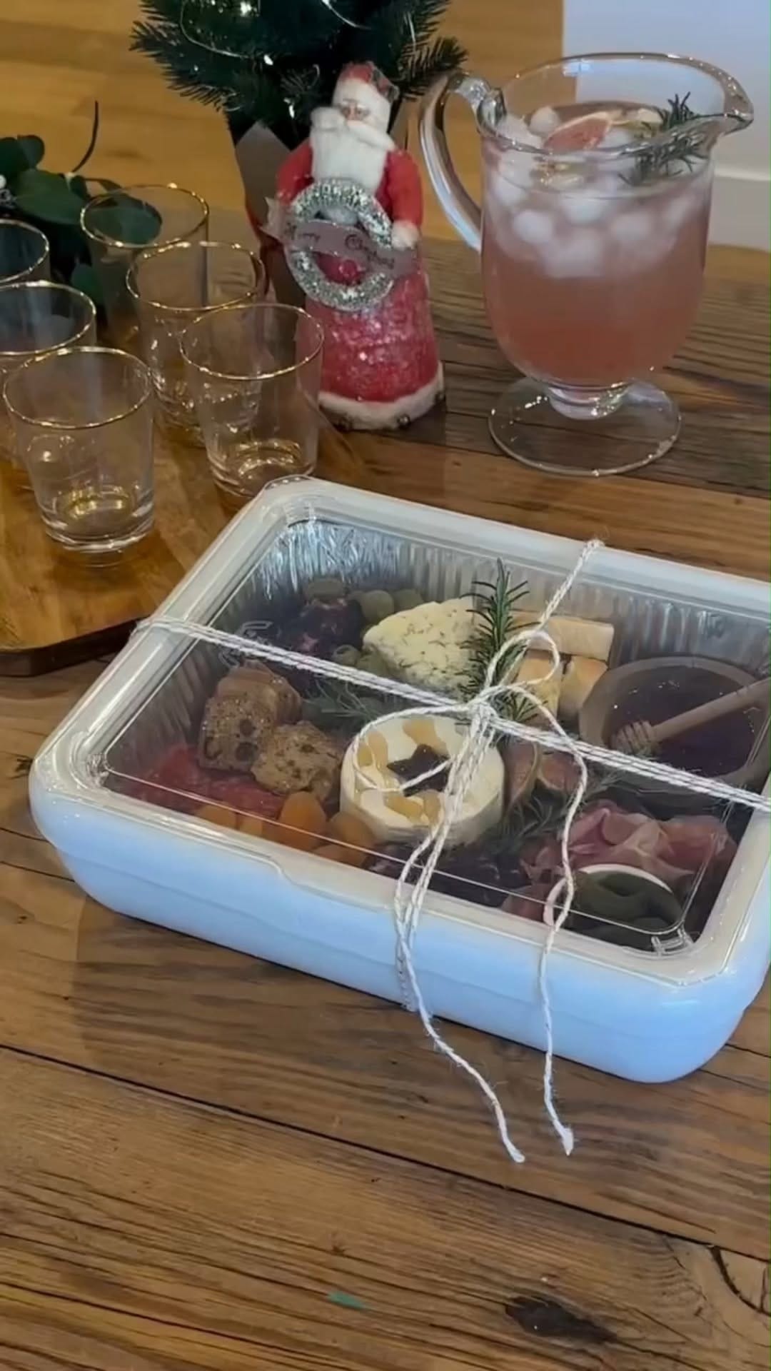 Post 5 by F A N C Y  P A N Z® on Instagram (video)