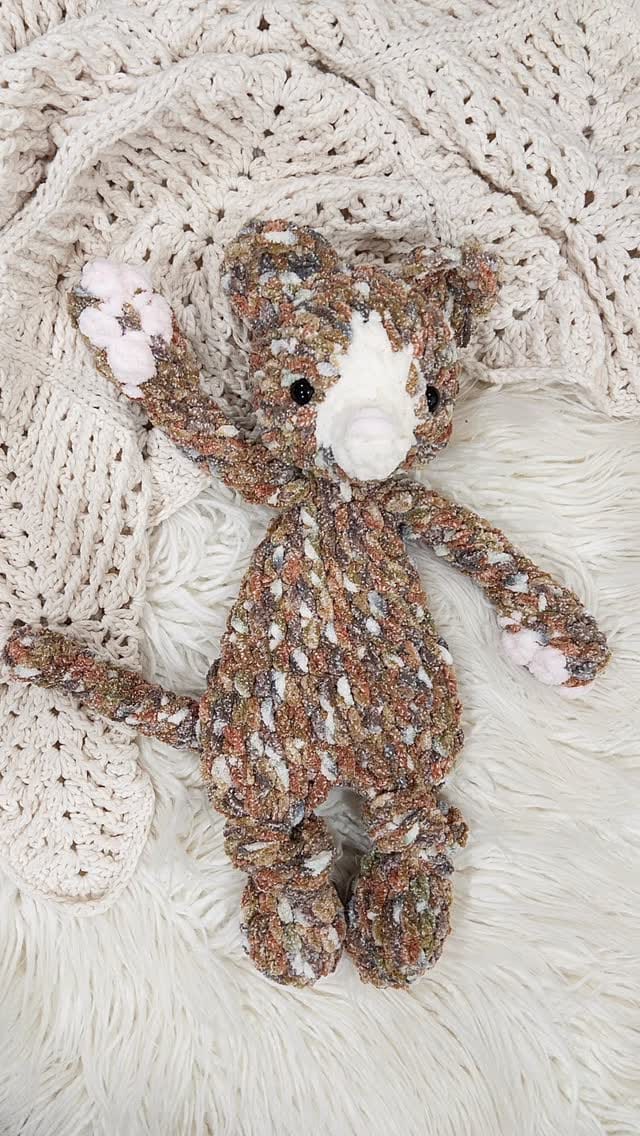 Post 5 by Leeanna | Puff Stitch Studio on Instagram (video)