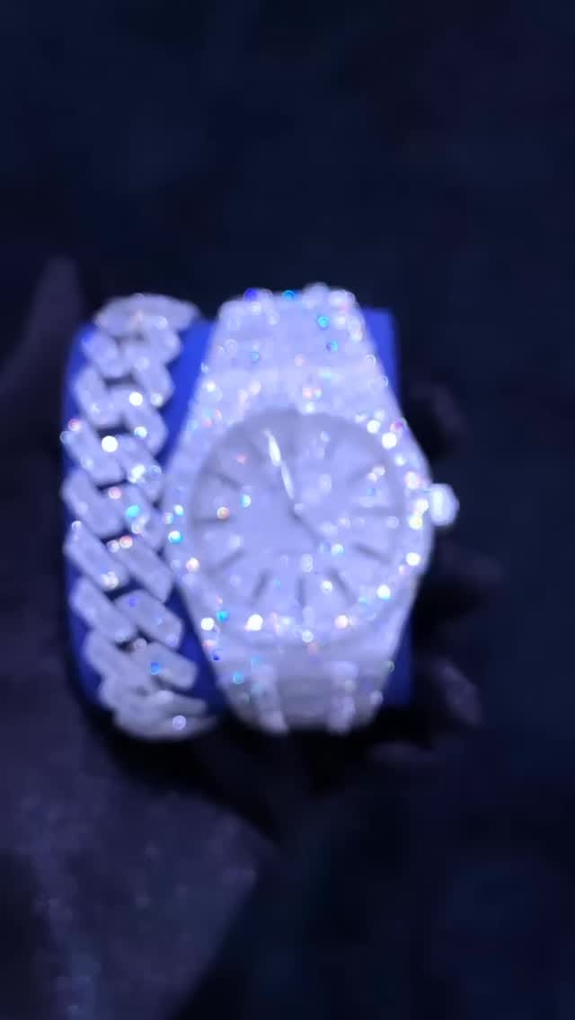 Post 4 by Mr Chris da Jeweler on Instagram (video)