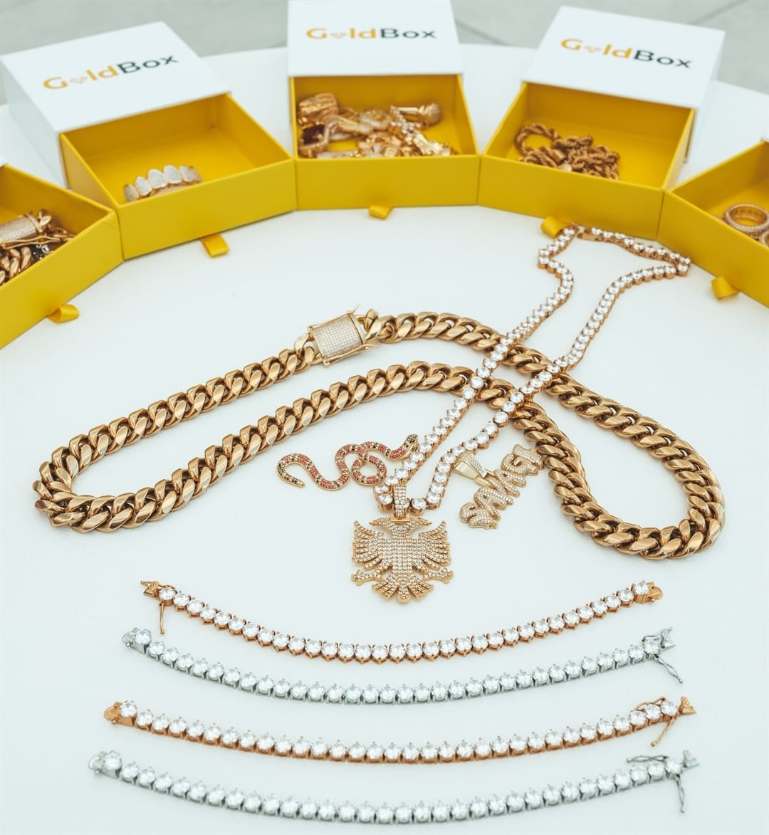 Post 5 by GoldBox on Instagram (image)