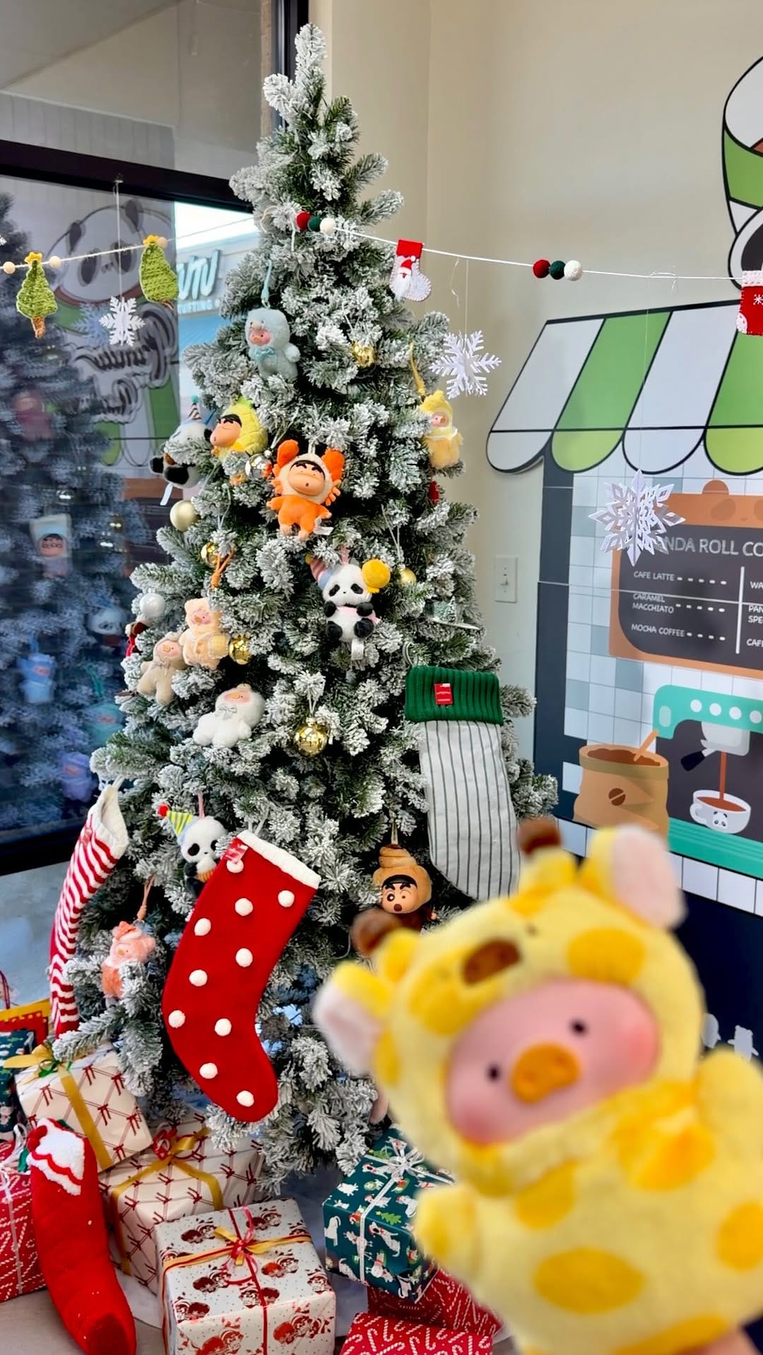 Post 4 by 52TOYS US on Instagram (video)