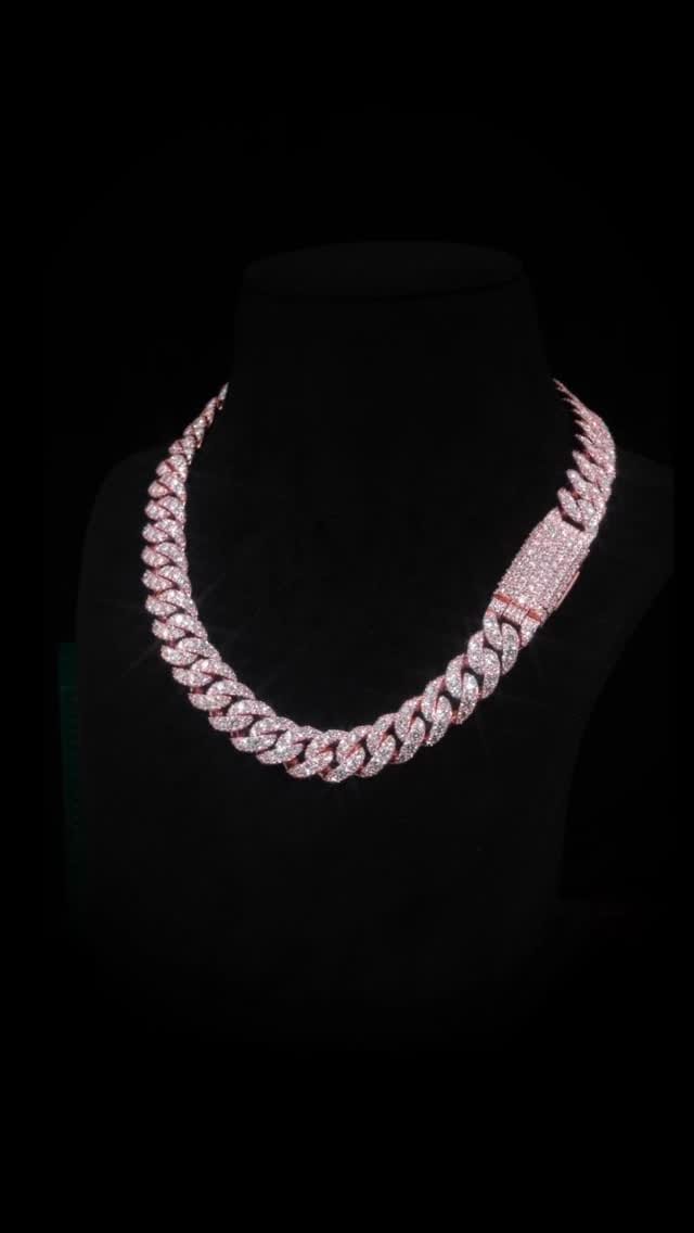 Post 4 by All in jewelers official💎 on Instagram (video)