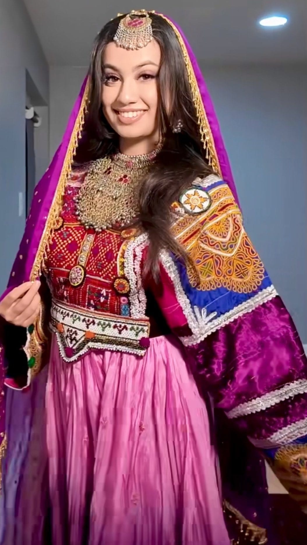 Post 8 by عقیق‌ فشن بوتیک  Aǫᴇᴇǫ Fashion Bᴏᴜᴛɪǫᴜ-LLC on Instagram (video)