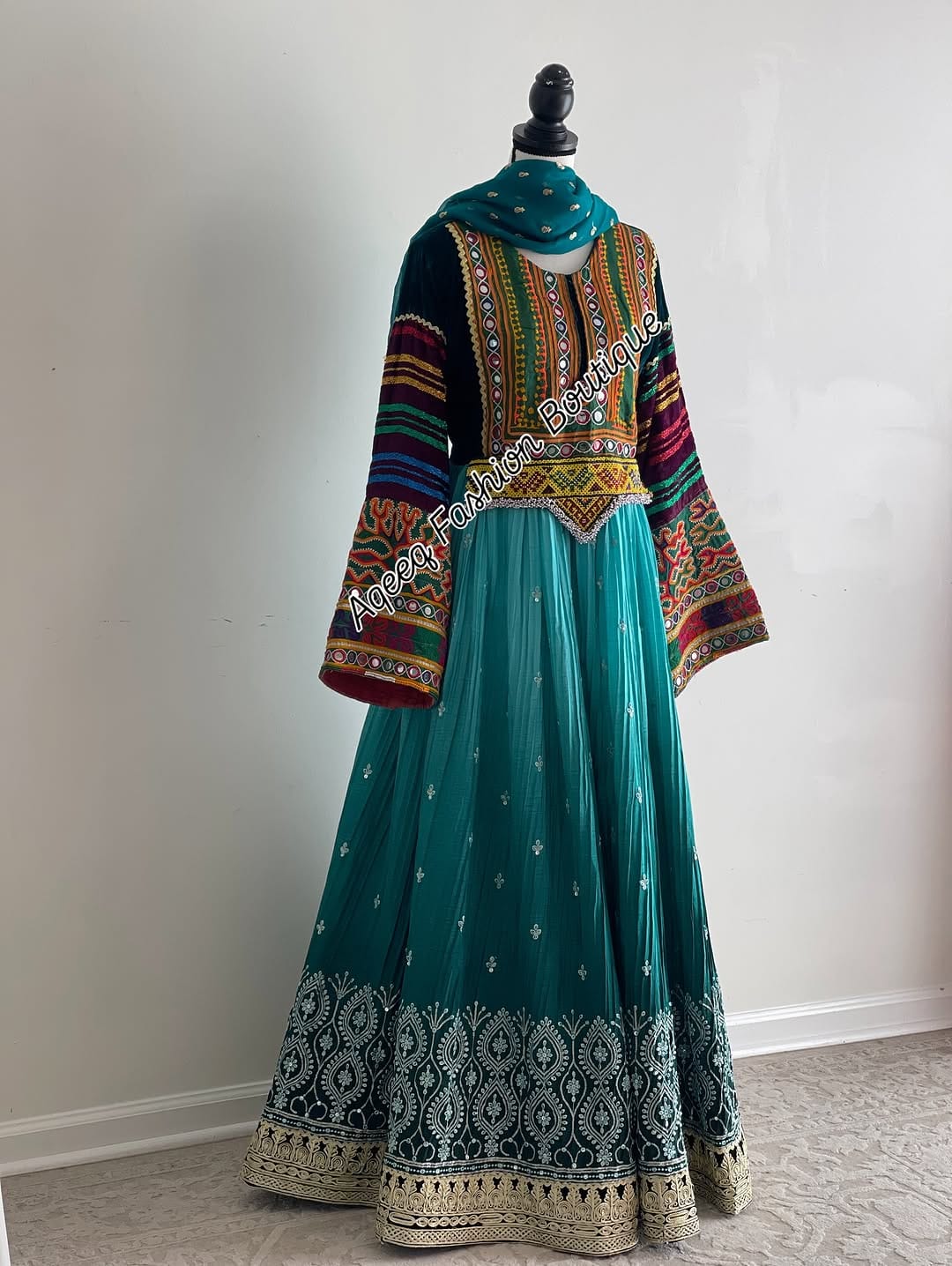 Post 7 by عقیق‌ فشن بوتیک  Aǫᴇᴇǫ Fashion Bᴏᴜᴛɪǫᴜ-LLC on Instagram (carousel)