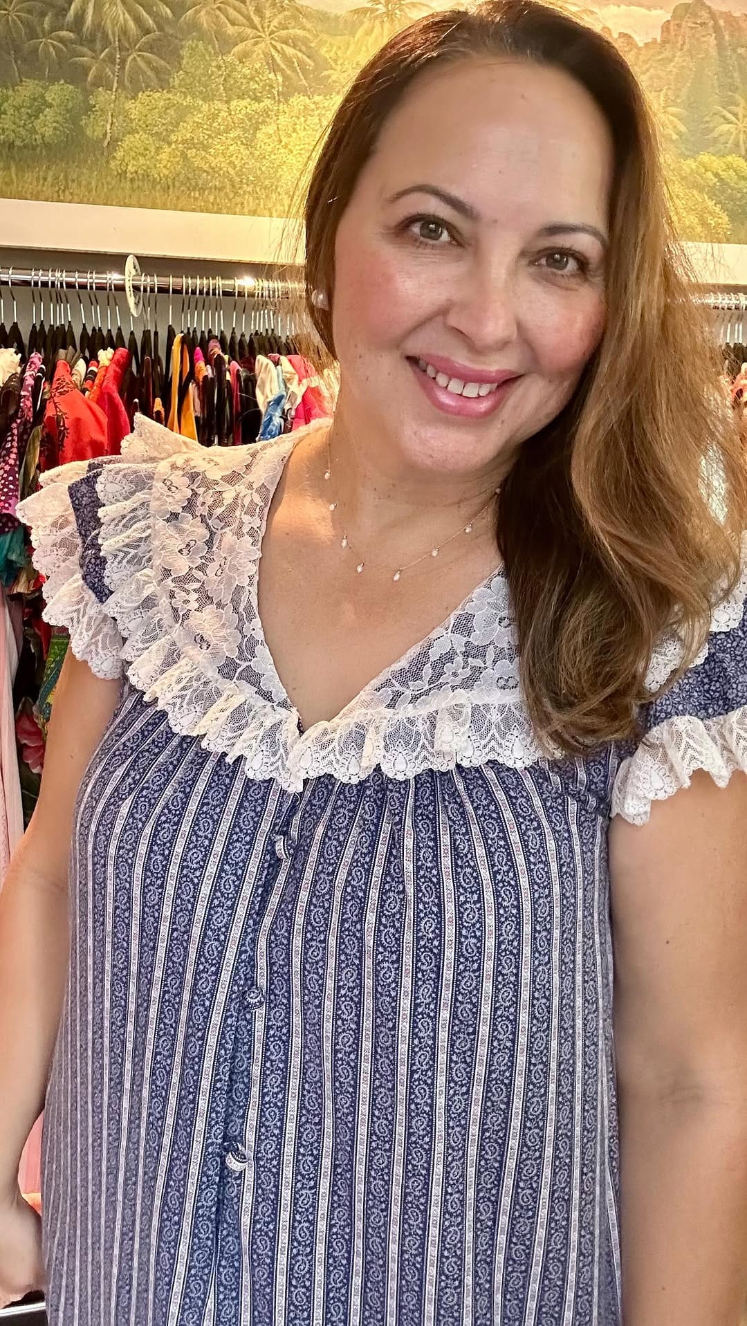 Post 4 by Destash Hawaii on Instagram (video)