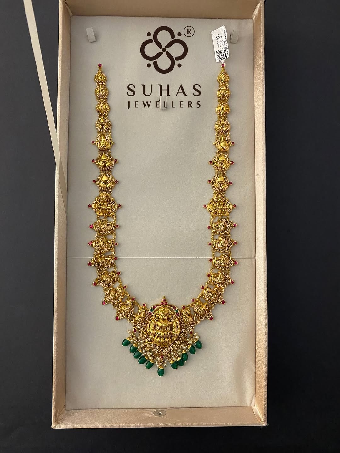 Post 7 by Suhas Jewellers®️ on Instagram (carousel)