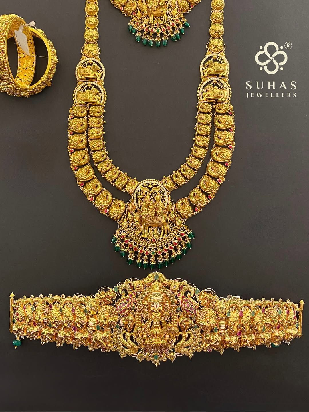 Post 4 by Suhas Jewellers®️ on Instagram (carousel)