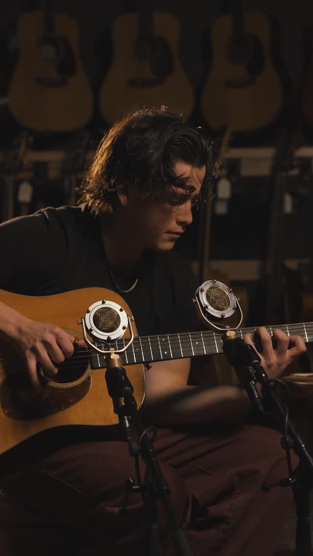 Post 7 by Carter Vintage Guitars on Instagram (video)