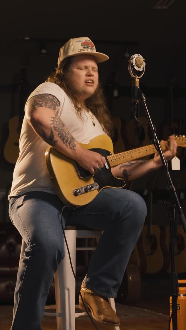 Post 10 by Carter Vintage Guitars on Instagram (video)