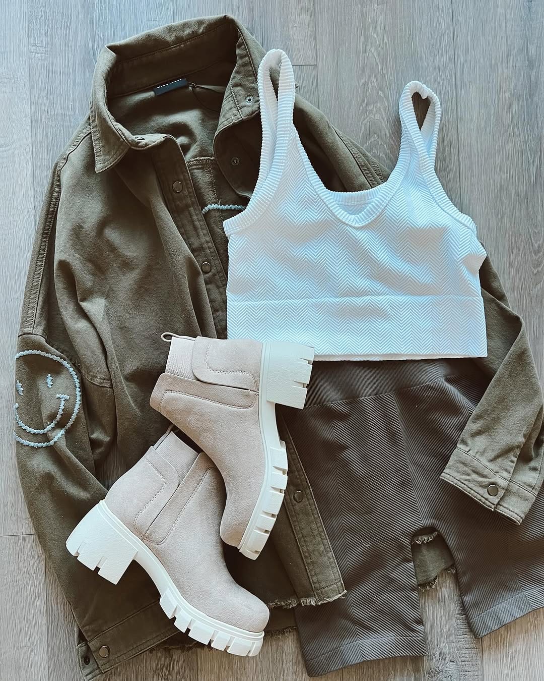 Post 4 by SHOP FYH on Instagram (image)