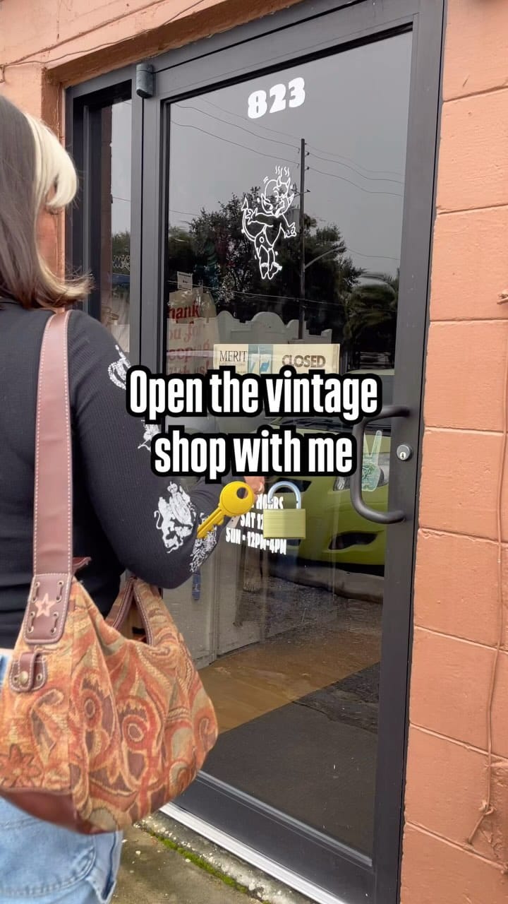 Post 9 by Premium Vintage Clothing & More on Instagram (video)