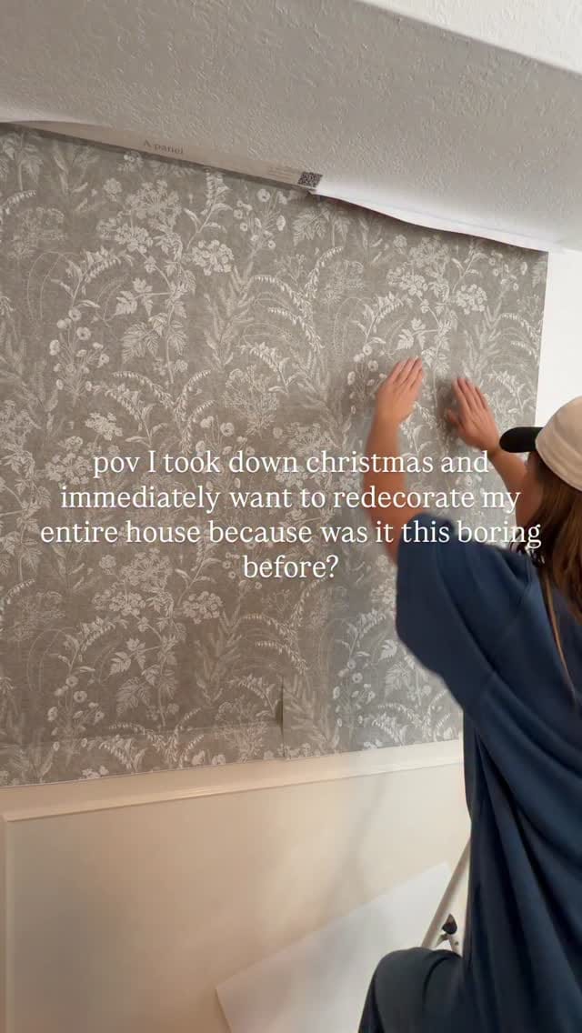Post 7 by Loomwell Removable Wallpaper on Instagram (video)