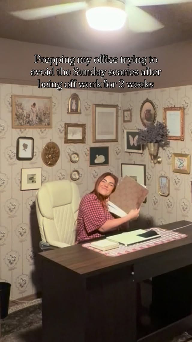 Post 3 by Loomwell Removable Wallpaper on Instagram (video)