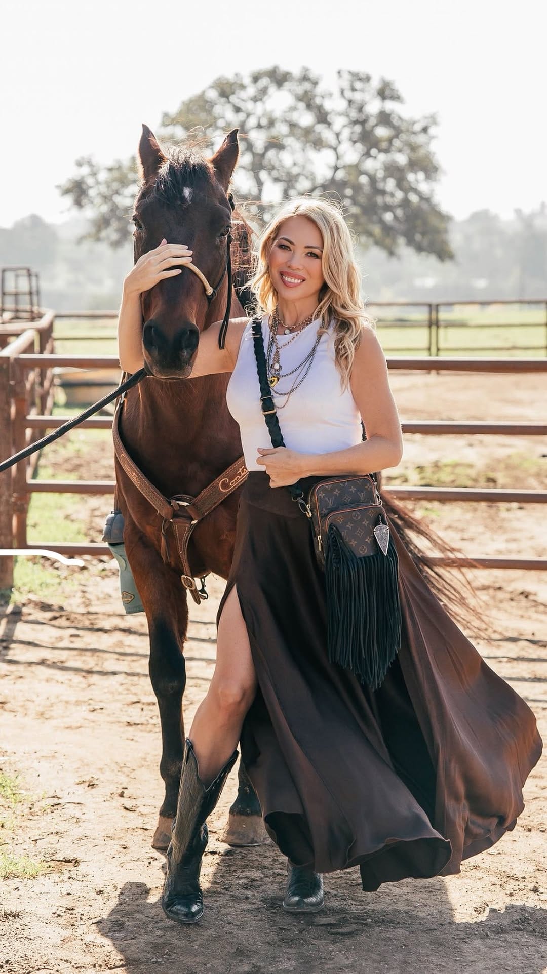 Post 6 by VINTAGE BOHO BAGS on Instagram (video)