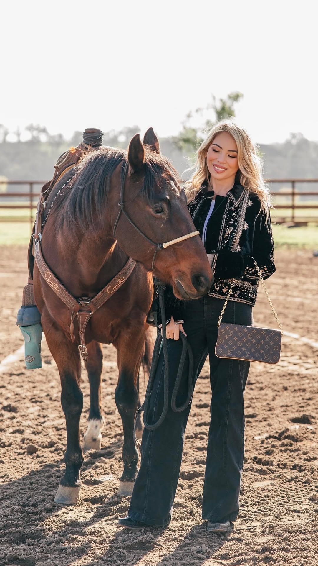 Post 1 by VINTAGE BOHO BAGS on Instagram (video)