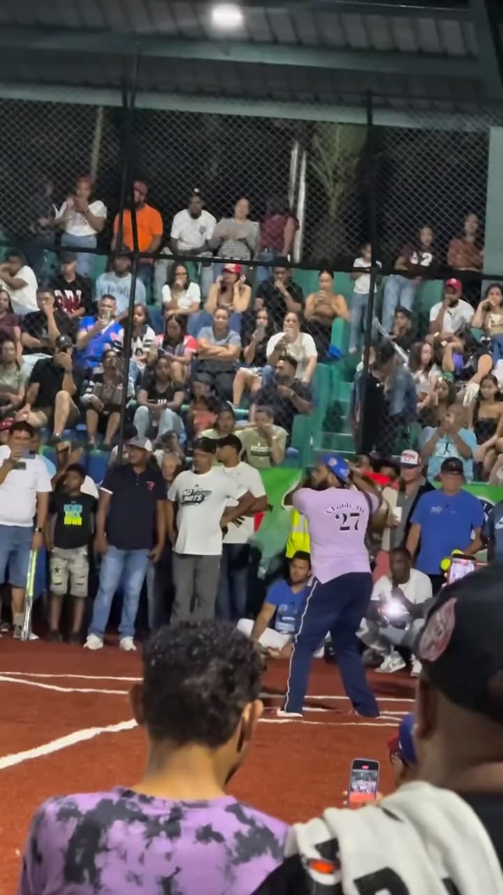 Post 6 by Drakula De La Grasa on Instagram (video)