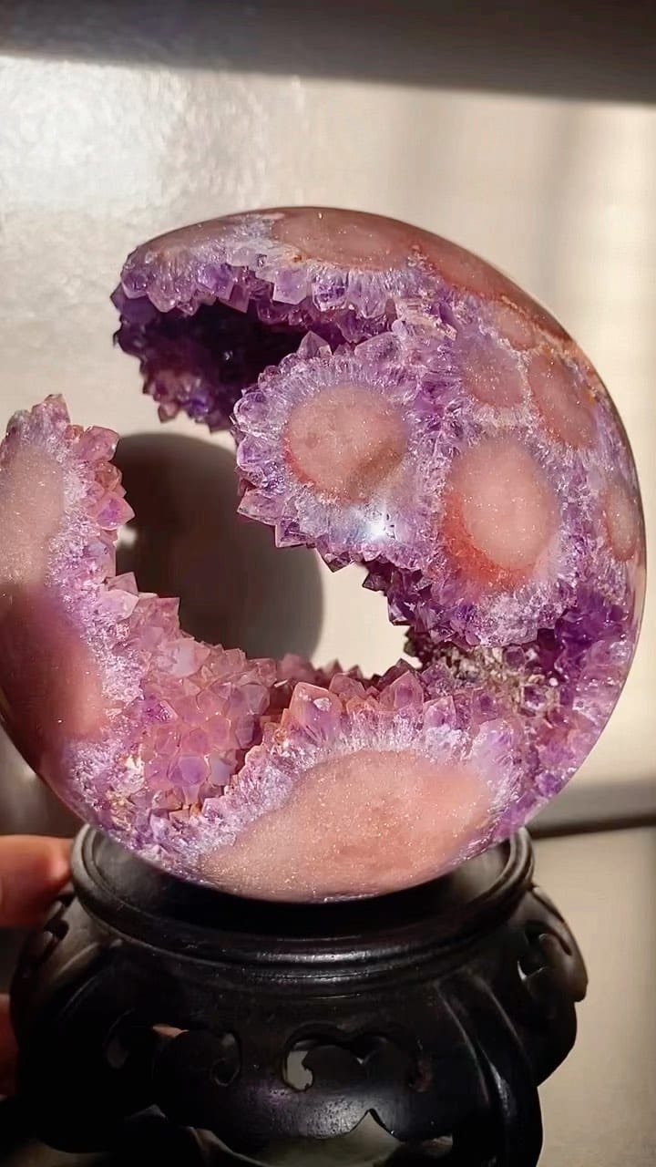 Post 9 by 𝒞𝓇𝑒𝒶𝓉𝒾𝓋𝒾𝓉𝓎 𝒶𝓃𝒹 𝒞𝓇𝓎𝓈𝓉𝒶𝓁𝓈 on Instagram (video)
