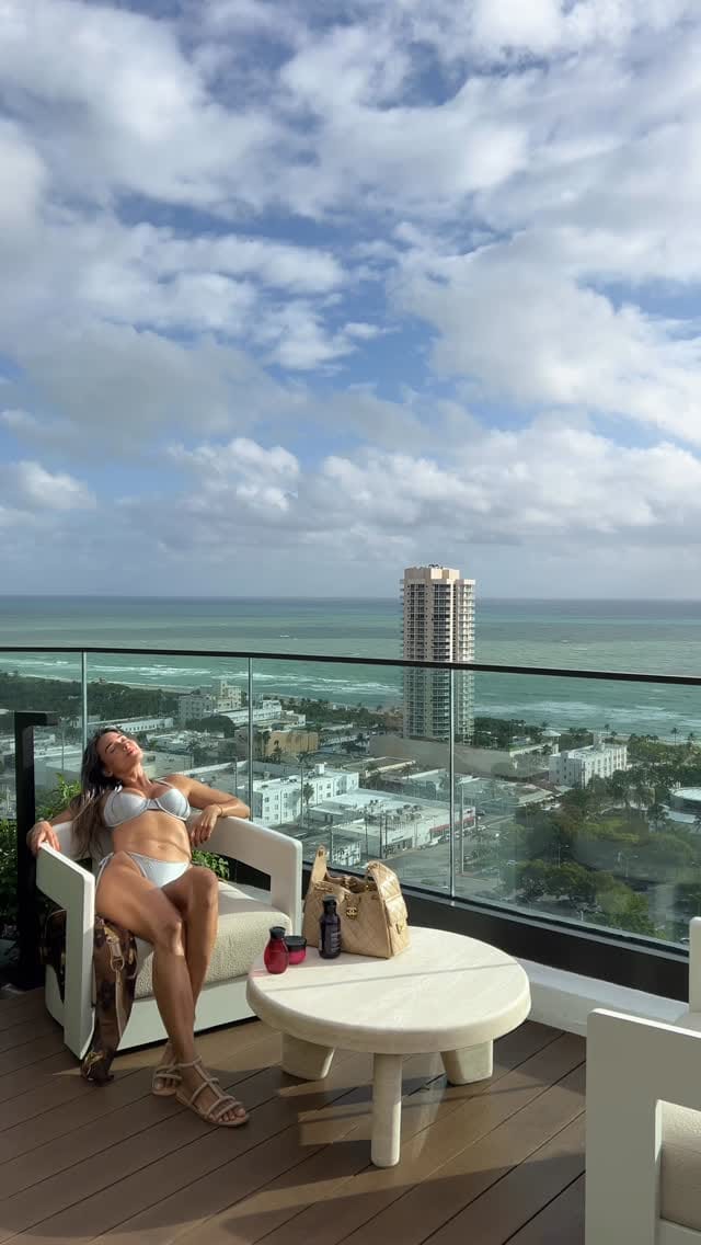 Post 1 by Azenhas Beachwear on Instagram (video)